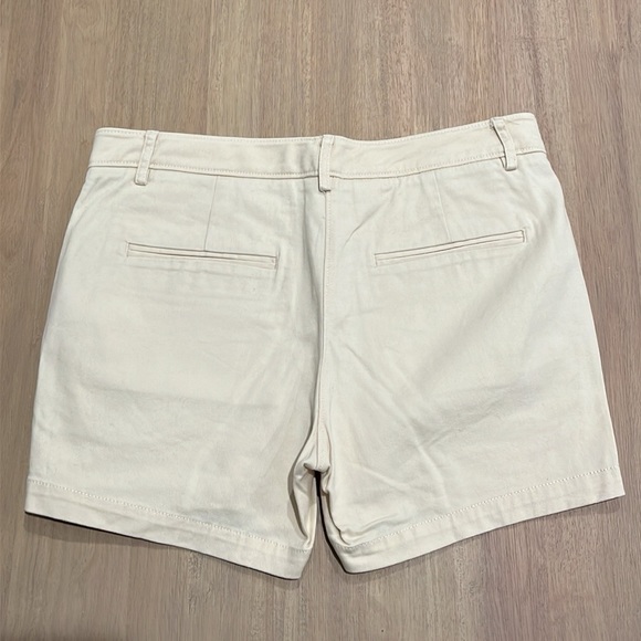 LL Bean Signature Washed Twill Cotton Shorts Light Khaki Sailcloth Size 4 - Picture 2 of 12